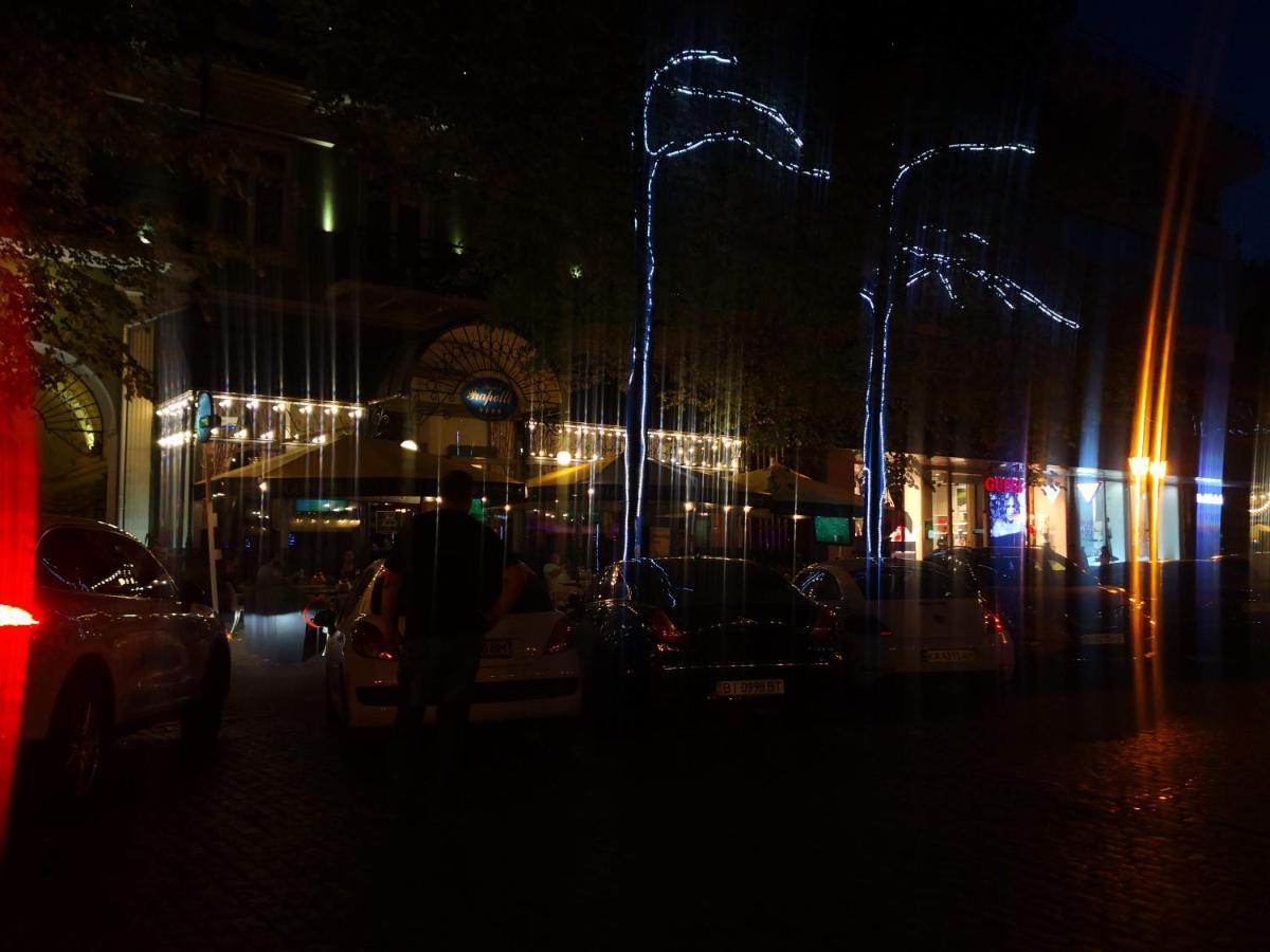 Затишні Апартаменти, Вулиця Дерибасівська, 13 Odessa Buitenkant foto
