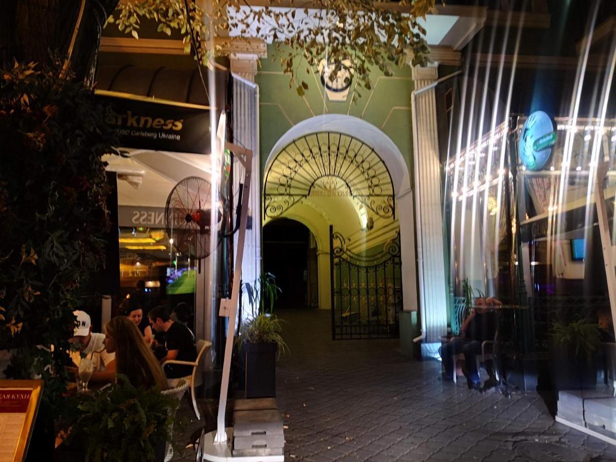 Затишні Апартаменти, Вулиця Дерибасівська, 13 Odessa Buitenkant foto