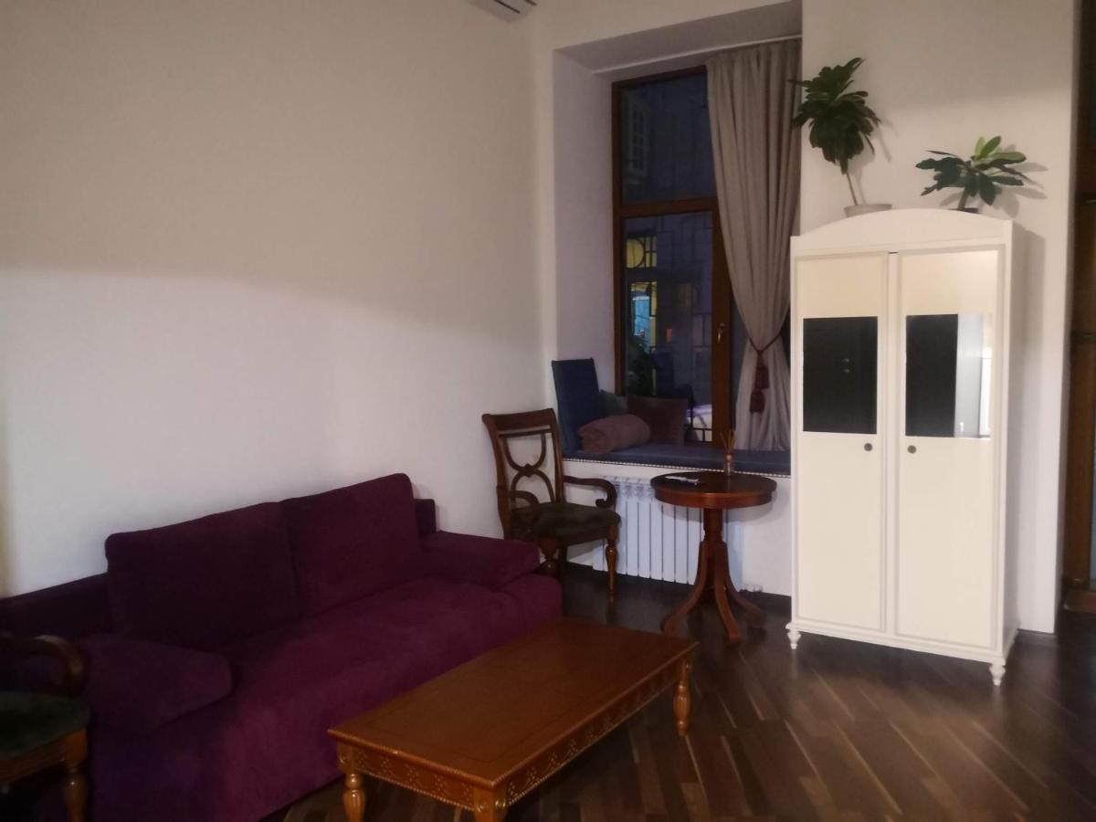 Затишні Апартаменти, Вулиця Дерибасівська, 13 Odessa Buitenkant foto